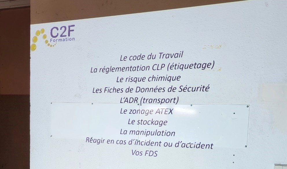 Formation à la prévention des risques chimiques : un engagement pour la sécurité chez Auxitane Propreté